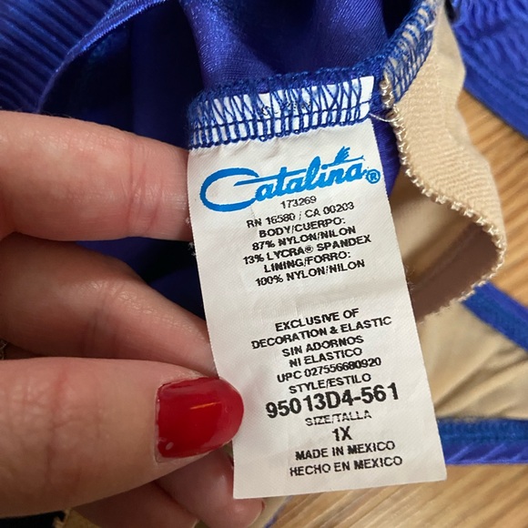 Vintage Cobalt Blue One-Piece Swimsuit (XL) with Striped Ribbed Fabric - Picture 4 of 10